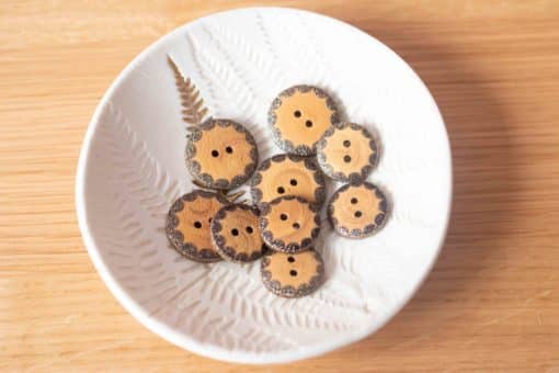 Lise Tailor - Wood Buttons - Golden Black Gold